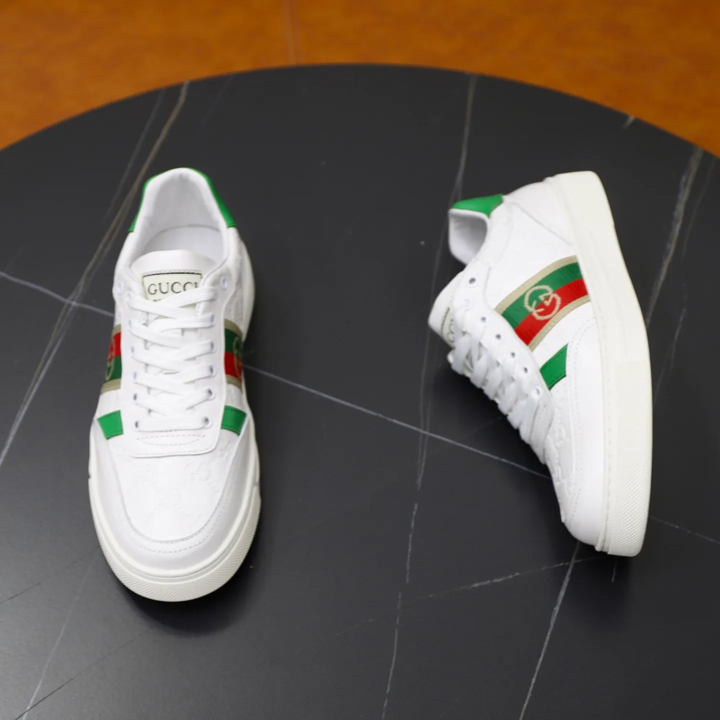 Ex-factory price: 440💰🙅‍♂️🙅‍♂️🙅‍♂️ Brand: GUCCI Standard code: 38-44 (45 customized) Grade: Same as the official website Material: Original leather splicing Comfortable and breathable sheepskin lining Original wear-resistant outsole Style category: Men's fashionable casual shoes Running sneakers Distinguished luxury brand elements Top luxury Color: actual picture color